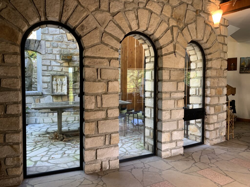 Deux baies fixe et une porte vitrée 2
