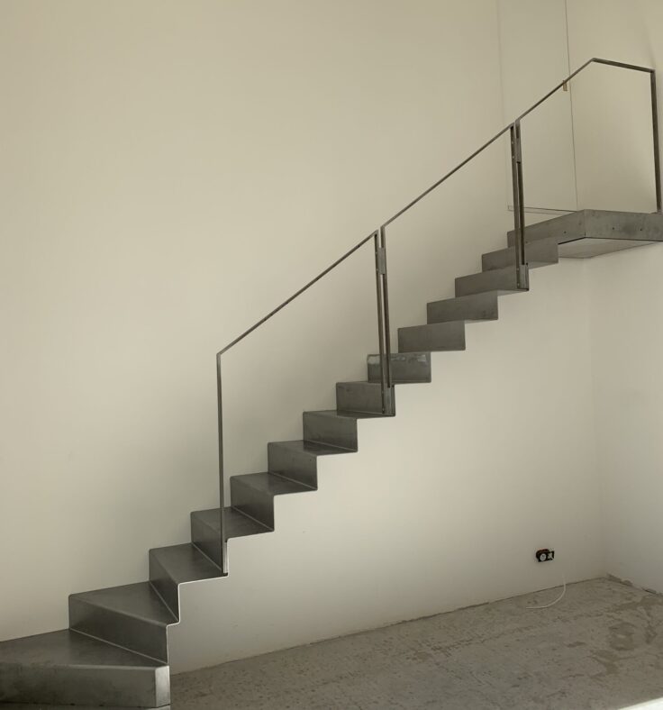 Escalier en tôle pliée finition brute 1